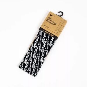 Nike
Dri-FIT Fury Headband